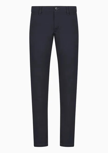 CALÇA ARMANI SLIM FIT EM TECIDO ULTRA STRETCH.