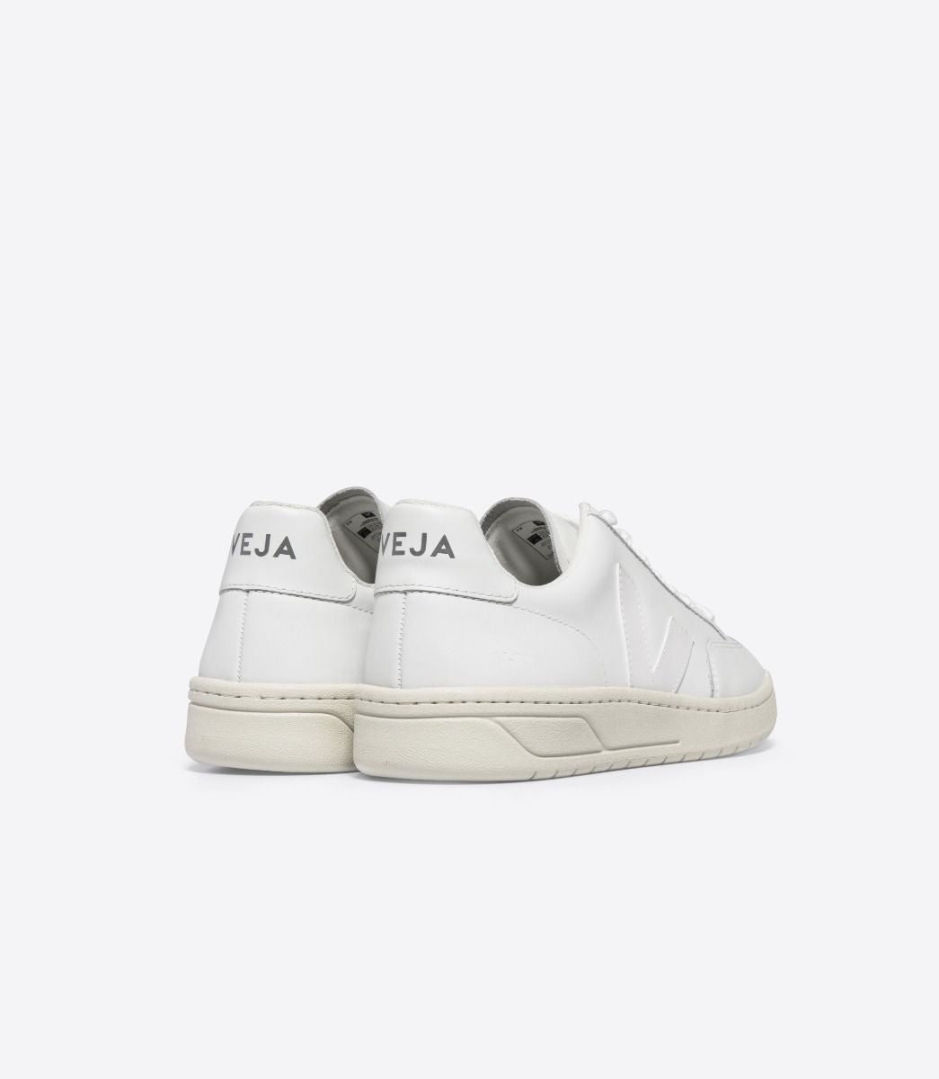 VEJA V-12 EXTRA WHITE